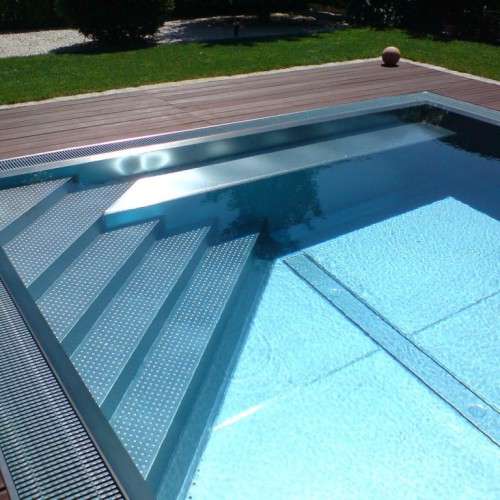 Piscine en inox la roche sur yon